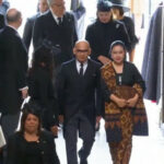 Gaya Busana Dubes RI dan Istri