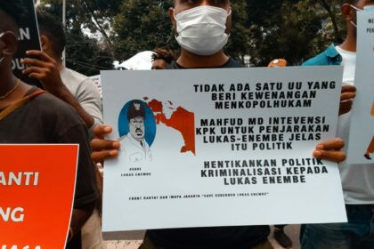 Warga Papua Demo di Gedung KPK